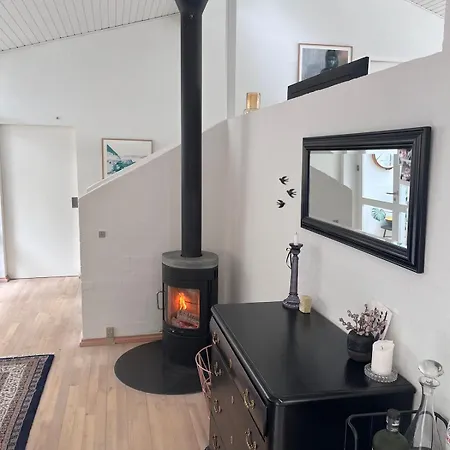 Stort Og Laekkert Hus Midt I Naturen Og Taet Pa Byen Silkeborg